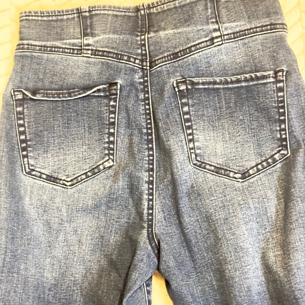 Knox Rose Flare Pull On Raw Hem Jeans Super Flattering! Size 6 - Picture 6 of 7